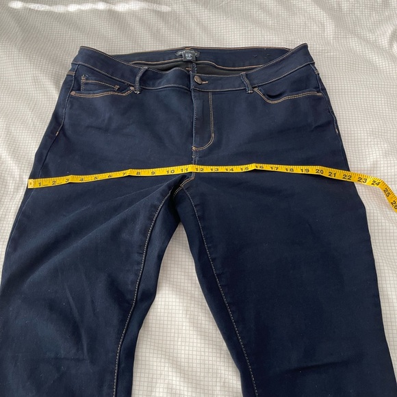 Jones New York stretchy jeans 20W like new deep indigo blue soft stretchy - Picture 3 of 9